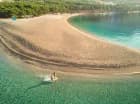 Kształt plaży zmienia się w zależności od ruchów fal i wiatru