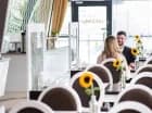 Restauracja serwuje potrawy kuchni międzynarodowej oraz polskiej