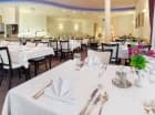 Hotel dysponuje dwiema salami restauracyjnymi