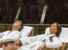Salon wypoczynkowy z tężnią solankową oddaje uzdrowiskowy charakter obiektu