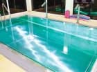 Na terenie obiektu znajduje się basen ze stanowiskami do hydromasażu