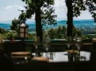 Z hotelu można napawać się widokami Beskidów