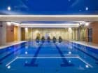 Hotel posiada rozległy basen pływacki oraz basen rekreacyjny