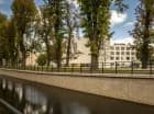 Hotel Zatoka jest położony naprzeciwko Parku Oruńskiego