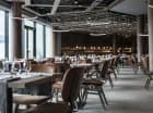 Restauracja w Lake Hillu jest przestronna i elegancka
