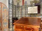 Wnętrze pobliskiej synagogi Remu