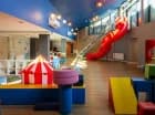 Do TUI Kids Club w budynku F można zjechać specjalną zjeżdżalnią