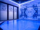 Hotel dysponuje strefą wellness z basenem oraz sauną