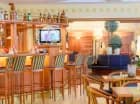 W hotelu znajduje się restauracja i bar