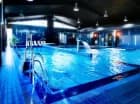 Goście mogą do woli korzystać z kompleksu basenowego Atrium