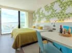 Hotel dysponuje komfortowymi pokojami wyposażonymi w klimatyzację