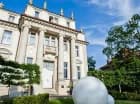 Hotel mieści się we wnętrzach odnowionej rezydencji rodziny Schoellerów