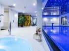Goście mogą się zrelaksować w jacuzzi, a dla dzieci przygotowano osobny brodzik