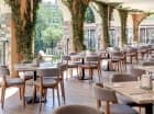 W restauracji bufetowej są podawane trzy główne posiłki dziennie