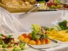 Każdy dzień rozpoczyna się bogatym bufetem śniadaniowym