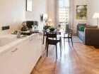 Apartament z balkonem wychodzącym wprost na pl. Szczepański