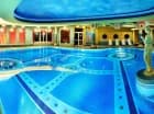Kryty basen stanowi serce Spa Papuga Park Hotel