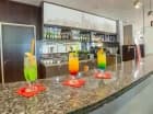 Uzupełnieniem oferty gastronomicznej jest bar serwujący m.in. kawę i drinki