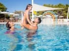 Dzieci uwielbiają hotelowy basen
