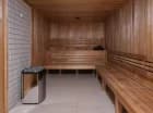 W obiekcie jest też wewnętrzna sauna i jacuzzi