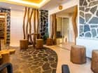 Hotel ma strefę wellness oraz przechowalnię sprzętu sportowego