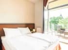 Każdy apartament dysponuje balkonem