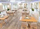 Hotel posiada 2-poziomową restaurację