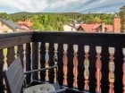 W niektórych pokojach znajduje się balkon z widokiem na góry