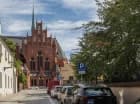 Hotel jest położony przy zacisznej uliczce na obrzeżach starego miasta