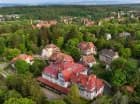 Hotel jest położony w zielonej okolicy sprzyjającej relaksowi