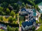 Hotel Palota leży nad jeziorem Hámori