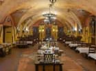 Restauracja znajduje się w unikalnej sali rycerskiej