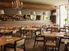 Restauracja ma eleganckie, przyjemne wnętrza