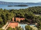 Resort jest malowniczo wkomponowany w śródziemnomorski las sosnowy
