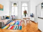 Pokój dzienny apartamentu z odrębną sypialnią