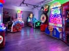 W Game Port jest wiele atrakcji: cymbergaj, rzutki, shuffleboard i inne