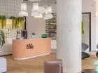 Hotelowa recepcja jest położona w lobby