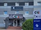 To obiekt blisko centrum Warszawy (15 km) i lotniska im. F. Chopina (10 km)