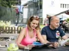 Przy sprzyjającej pogodzie jest otwierany taras letni