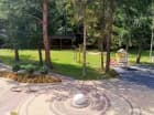 Hotel jest otoczony sporym ogrodem
