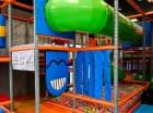 W Kids Clubie są zjeżdżalnie, trampoliny, baseny z piłeczkami
