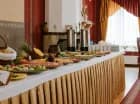 Śniadania mają formę bufetu, obiadokolacje są serwowane