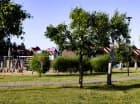 Dla dzieci przygotowano plac zabaw, rodzice mają gdzie przysiąść