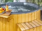 Do dyspozycji jest ziołowa sauna, jacuzzi, sala fitness, grota solna