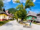 W Ružomberoku jest wpisany na listę UNESCO żywy skansen Vlkolínec