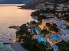 Hotel położony jest bezpośrednio przy plaży
