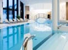 Hotel posiada przestronną strefę basenową
