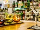 Hotelowa kawiarnia poleca smaczne desery, włoską cafe Vergnano oraz alkohole