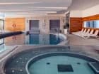 Znajduje się tu też jacuzzi z hydromasażem