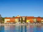 Veya Hotel by Aminess*** mieści się wprost nad brzegiem Adriatyku